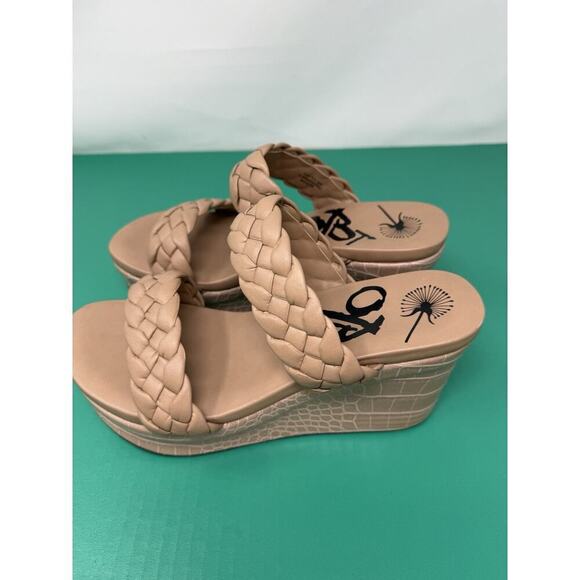 OBT Womens Leather Braided Strappy Slip-On Beige Wedge Sandals Black 9.5 New - Picture 4 of 8